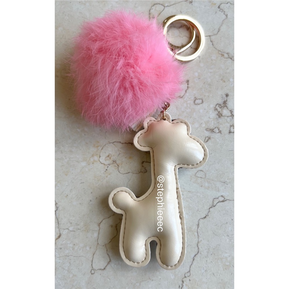 NWOT Rhinestone Crystal Giraffe Keychain Bag Purse Charm with Pink Pompom - Picture 5 of 9
